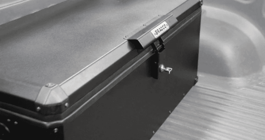 Detalle: Baúl Metálico IRON-BOX